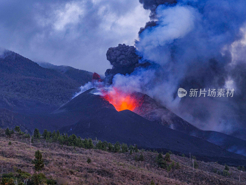 拉帕尔马Cumbre Vieja火山爆发